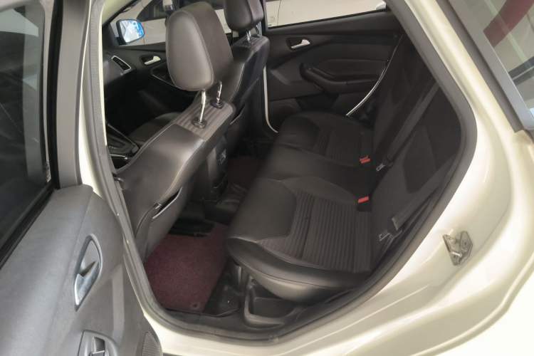 Used Ford Focus 2018 Two-Door Classic EcoBoost 125 Automatic Supercharged Style SmartDrive Edition Left Rear Seat