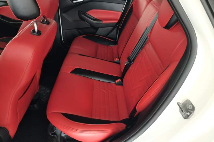 Used Ford Focus 2018 Hatchback Classic 1.6L Automatic Comfort Plus SmartDrive Edition Left Rear Seat