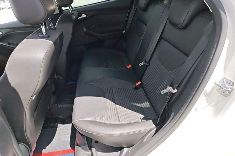 Used Ford Focus 2018 Hatchback Classic 1.6L Automatic Trendy SmartDrive Edition Left Rear Seat