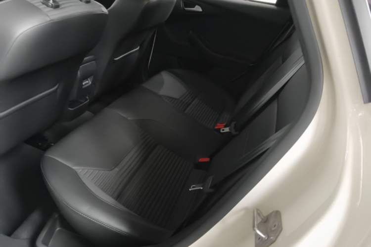 Used Ford Focus 2018 Hatchback Classic 1.6L Automatic Trendy SmartDrive Edition Left Rear Seat