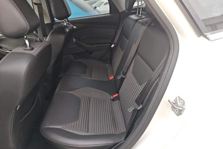 Used Ford Focus 2018 Hatchback Classic EcoBoost 180 Automatic Elite Model Left Rear Seat