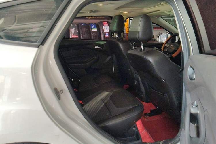 Used Ford Focus 2018 Hatchback Classic 1.6L Automatic Trendy SmartDrive Edition Left Rear Seat