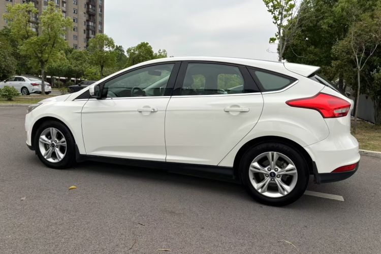 Used Ford Focus 2018 Hatchback Classic 1.6L Automatic Comfort Plus SmartDrive Edition Left Side