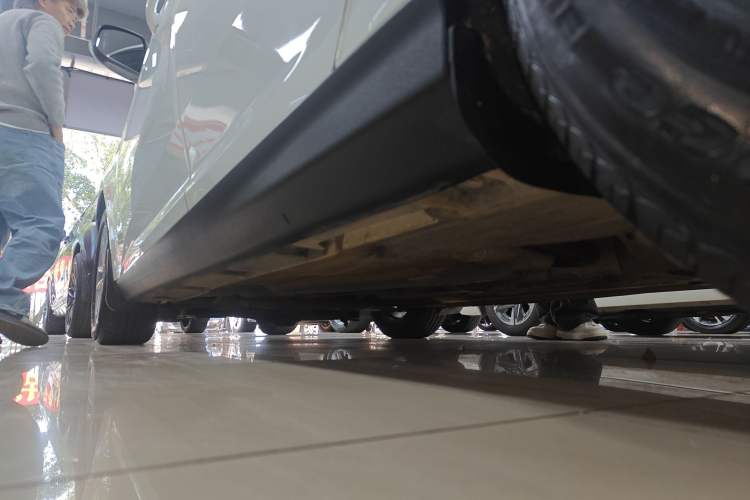 Used Ford Focus 2018 Sedan Classic 1.6L Automatic Trendy SmartDrive Edition Left Side Sill
