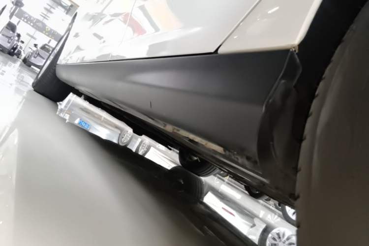 Used Ford Focus 2018 Hatchback Classic 1.6L Automatic Trendy SmartDrive Edition Left Side Sill