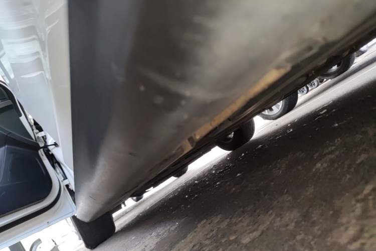 Used Ford Focus 2018 Sedan Classic 1.6L Automatic Trendy SmartDrive Edition Left Side Sill