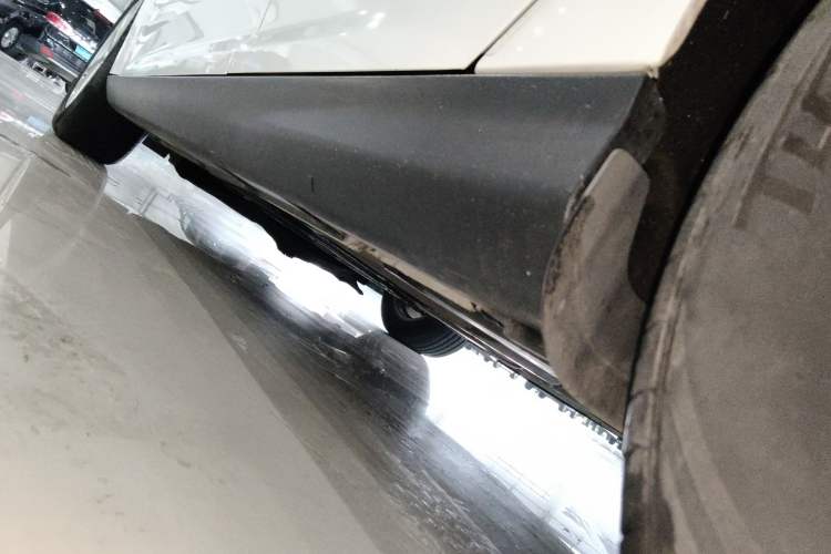 Used Ford Focus 2018 Hatchback Classic 1.6L Automatic Trendy SmartDrive Edition Left Side Sill