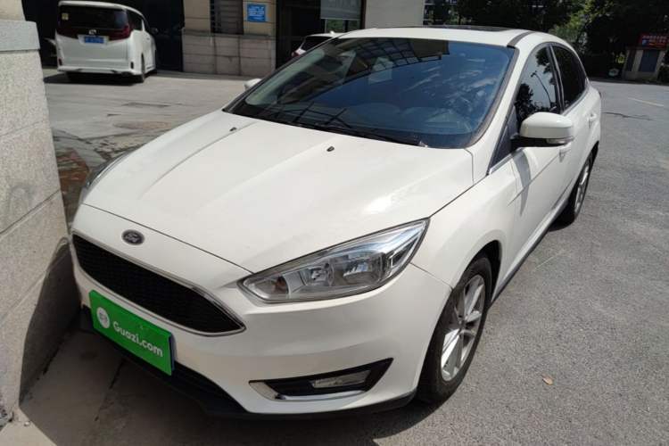 Used Ford Focus 2018 Sedan Classic EcoBoost 180 Automatic Elite Model Guazi used car, China used car export, Used car for sale, Used cars, Cheapest cars for sale
