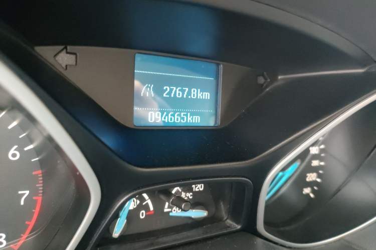 Used Ford Focus 2018 Sedan Classic 1.6L Manual Comfort Plus SmartDrive Edition Odometer Close Up