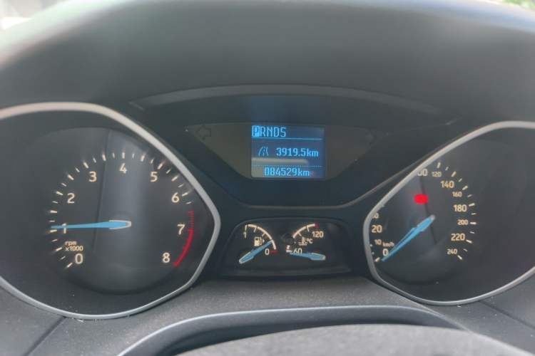 Used Ford Focus 2018 Hatchback Classic 1.6L Automatic Comfort Plus SmartDrive Edition Odometer Close Up