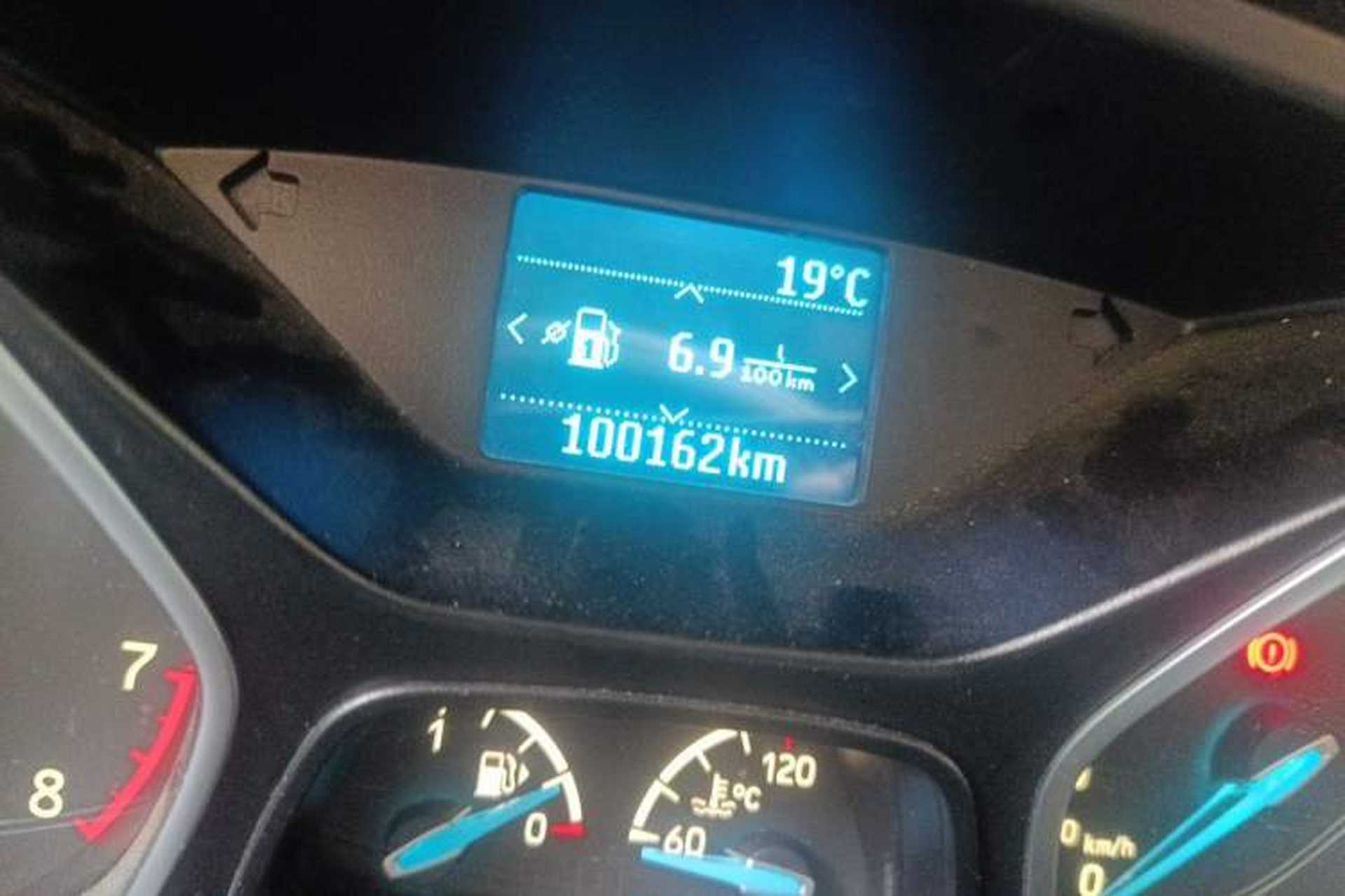 Used Ford Focus 2018 Hatchback Classic 1.6L Manual Fashion Edition SmartDrive Version Odometer Close Up