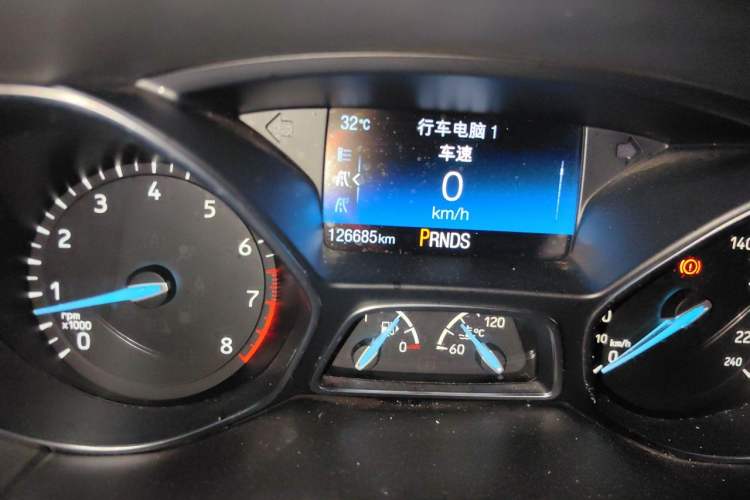 Used Ford Focus 2018 Sedan Classic EcoBoost 180 Automatic Flagship Model Odometer Close Up