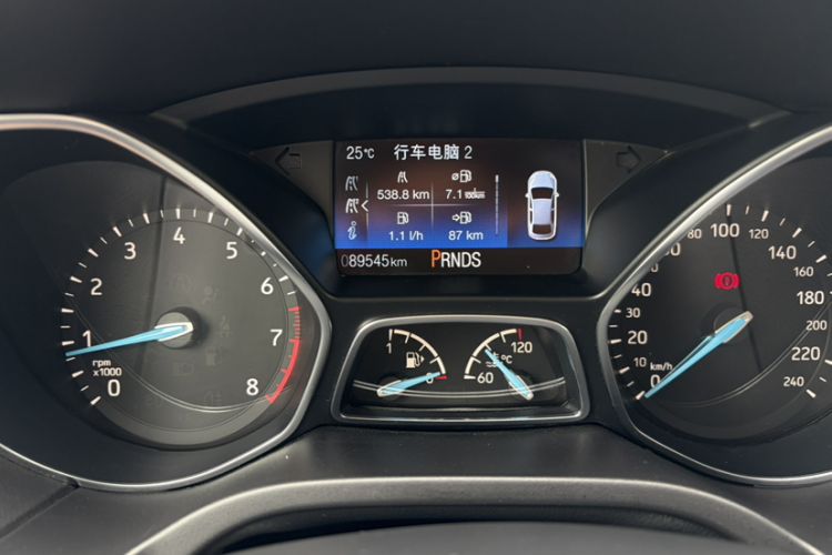 Used Ford Focus 2018 Hatchback Classic EcoBoost 180 Automatic Elite Model Odometer Close Up