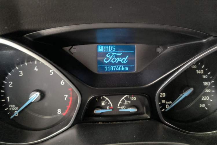 Used Ford Focus 2018 Two-Door Classic EcoBoost 125 Automatic Supercharged Style SmartDrive Edition Odometer Close Up