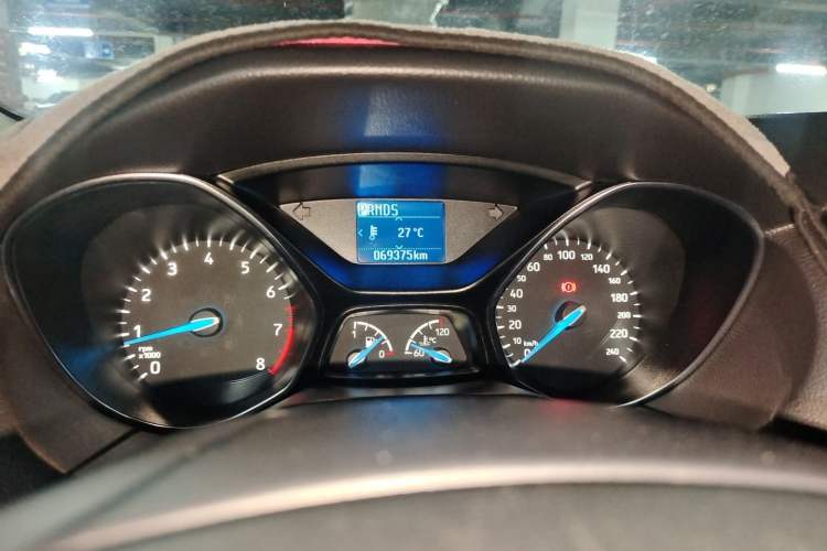 Used Ford Focus 2018 Hatchback Classic 1.6L Automatic Trendy SmartDrive Edition Odometer Close Up