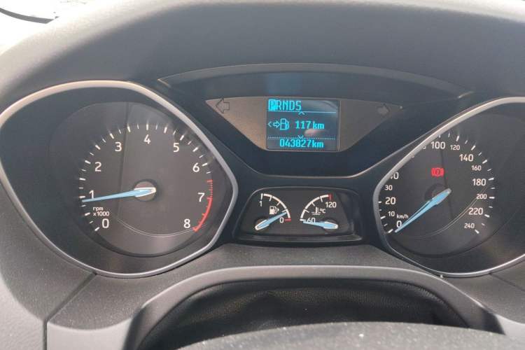 Used Ford Focus 2018 Hatchback Classic 1.6L Automatic Trendy SmartDrive Edition Odometer Close Up