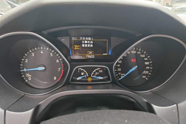 Used Ford Focus 2018 Hatchback Classic EcoBoost 180 Automatic Elite Model Odometer Close Up