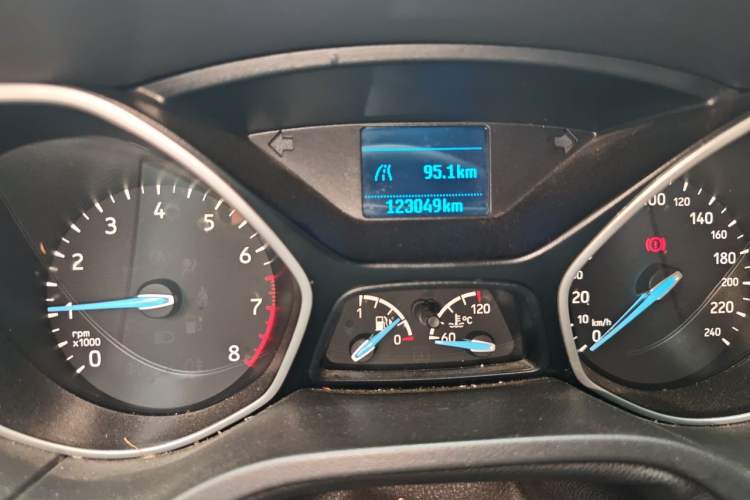 Used Ford Focus 2018 Hatchback Classic 1.6L Manual Comfort Plus SmartDrive Edition Odometer Close Up