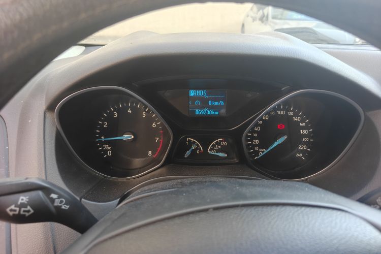 Used Ford Focus 2018 Sedan Classic EcoBoost 125 Automatic Supercharged Style SmartDrive Edition Odometer Close Up