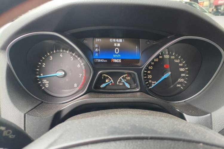 Used Ford Focus 2018 Sedan Classic EcoBoost 180 Automatic Elite Model Odometer Close Up