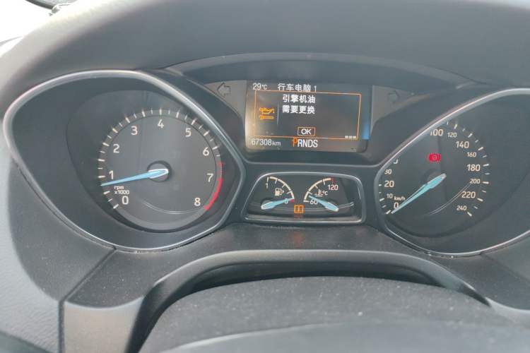Used Ford Focus 2018 Sedan Classic EcoBoost 180 Automatic Elite Model Odometer Close Up