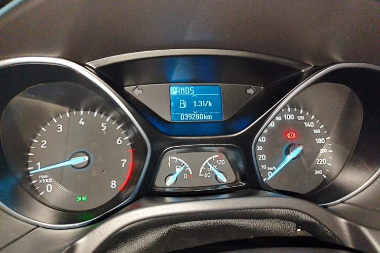 Used Ford Focus 2018 Hatchback Classic 1.6L Automatic Trendy SmartDrive Edition Odometer Close Up