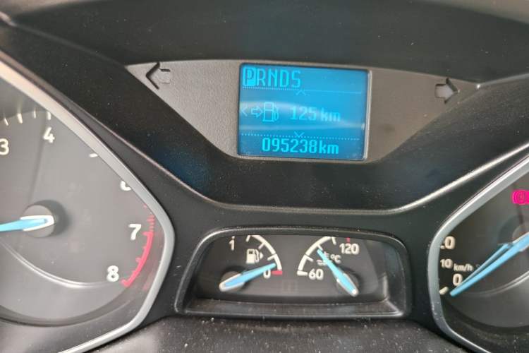 Used Ford Focus 2018 Sedan Classic 1.6L Automatic Trendy SmartDrive Edition Odometer Close Up