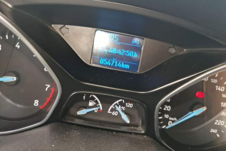 Used Ford Focus 2018 Two-Door Classic EcoBoost 125 Automatic Supercharged Style SmartDrive Edition Odometer Close Up