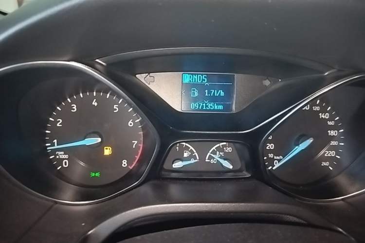 Used Ford Focus 2018 Hatchback Classic 1.6L Automatic Trendy SmartDrive Edition Odometer Close Up