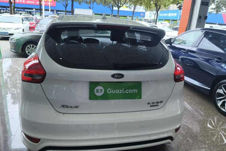 Used Ford Focus 2018 Two-Door Classic EcoBoost 125 Automatic Supercharged Style SmartDrive Edition Rear