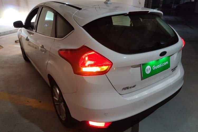 Used Ford Focus 2018 Hatchback Classic EcoBoost 180 Automatic Elite Model Rear Left 45 Deg