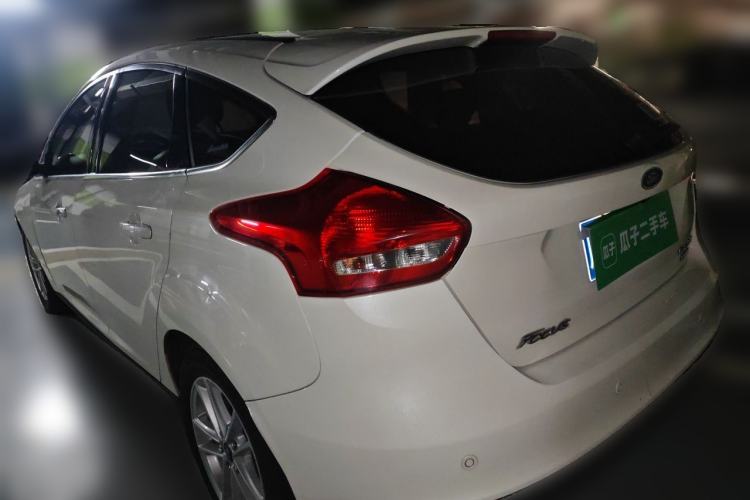 Used Ford Focus 2018 Hatchback Classic EcoBoost 180 Automatic Elite Model Rear Left 45 Deg