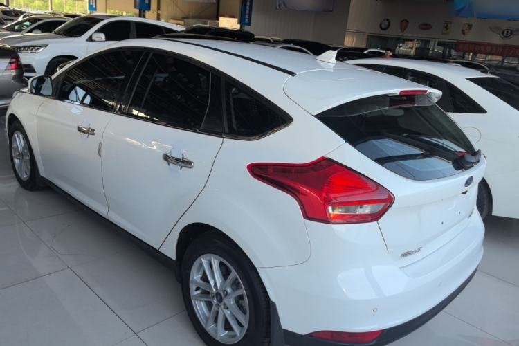 Used Ford Focus 2018 Hatchback Classic 1.6L Automatic Trendy SmartDrive Edition Rear Left 45 Deg