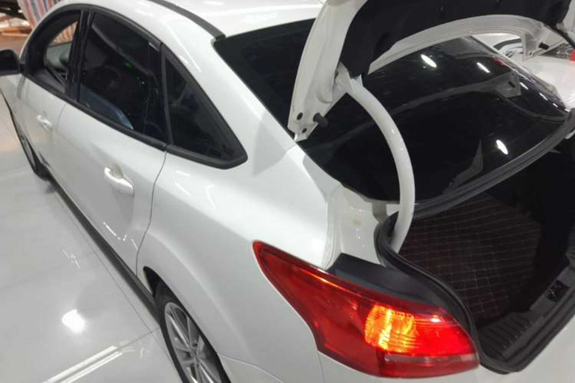 Used Ford Focus 2018 Sedan Classic 1.6L Automatic Trendy SmartDrive Edition Rear Left 45 Deg