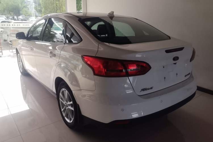 Used Ford Focus 2018 Sedan Classic 1.6L Automatic Trendy SmartDrive Edition Rear Left 45 Deg