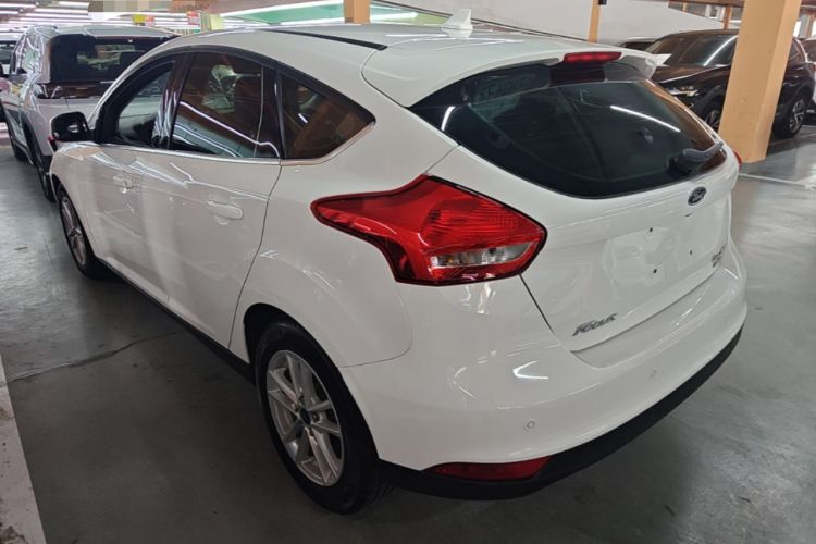Used Ford Focus 2018 Hatchback Classic EcoBoost 180 Automatic Elite Model Rear Left 45 Deg