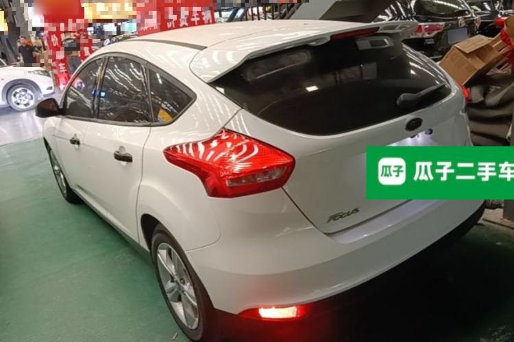 Used Ford Focus 2018 Hatchback Classic 1.6L Automatic Comfort Plus SmartDrive Edition Rear Left 45 Deg