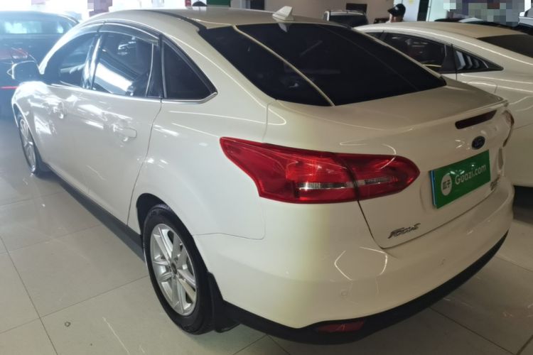 Used Ford Focus 2018 Sedan Classic EcoBoost 180 Automatic Elite Model Rear Left 45 Deg