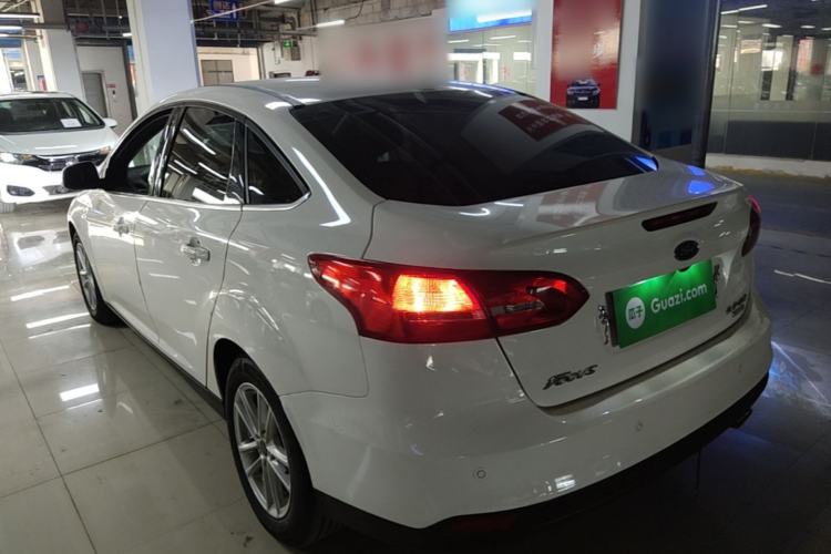 Used Ford Focus 2018 Sedan Classic EcoBoost 180 Automatic Elite Model Rear Left 45 Deg