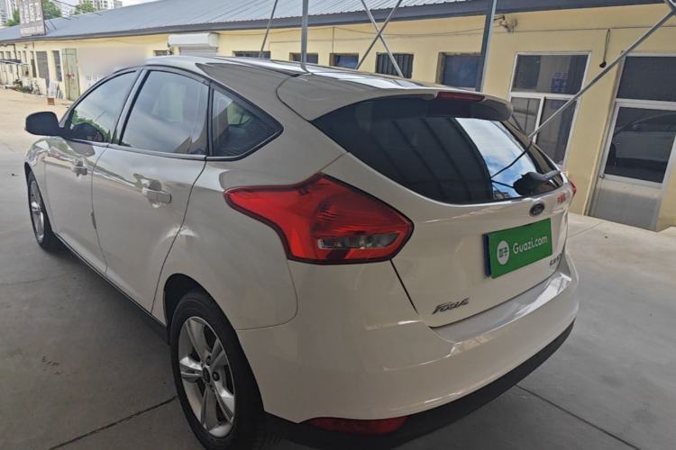 Used Ford Focus 2018 Hatchback Classic 1.6L Automatic Comfort Plus SmartDrive Edition Rear Left 45 Deg