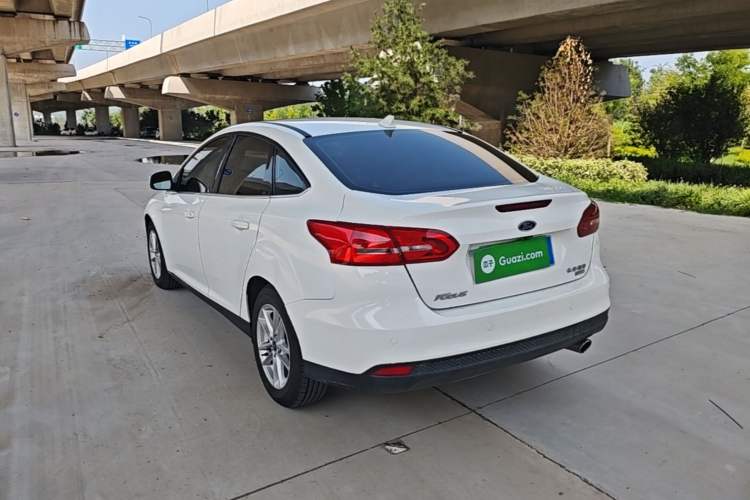 Used Ford Focus 2018 Sedan Classic EcoBoost 180 Automatic Elite Model Rear Left 45 Deg