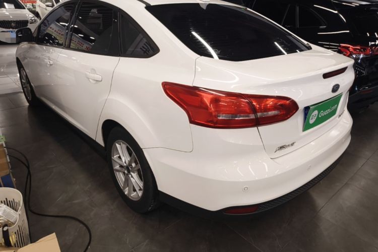 Used Ford Focus 2018 Sedan Classic 1.6L Automatic Trendy SmartDrive Edition Rear Left 45 Deg