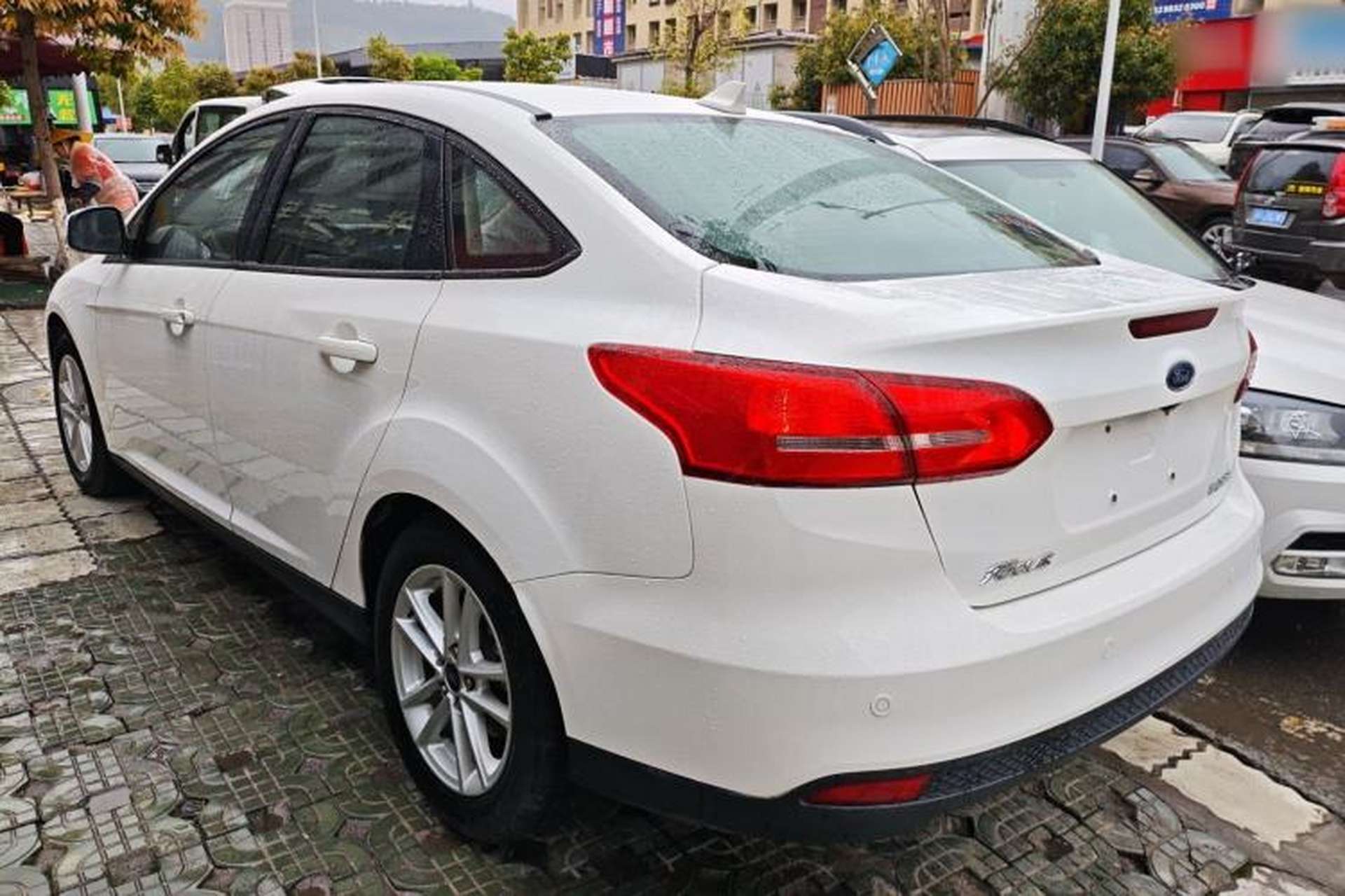 Used Ford Focus 2018 Sedan Classic 1.6L Automatic Trendy SmartDrive Edition Rear Left 45 Deg