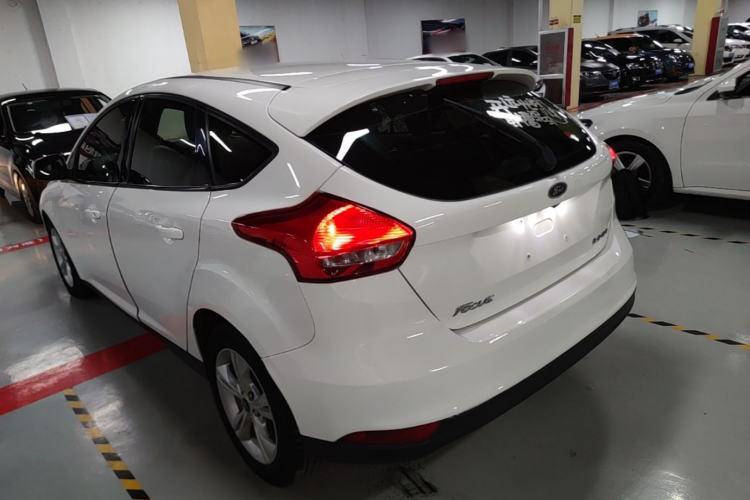 Used Ford Focus 2018 Hatchback Classic 1.6L Automatic Comfort Plus SmartDrive Edition Rear Left 45 Deg