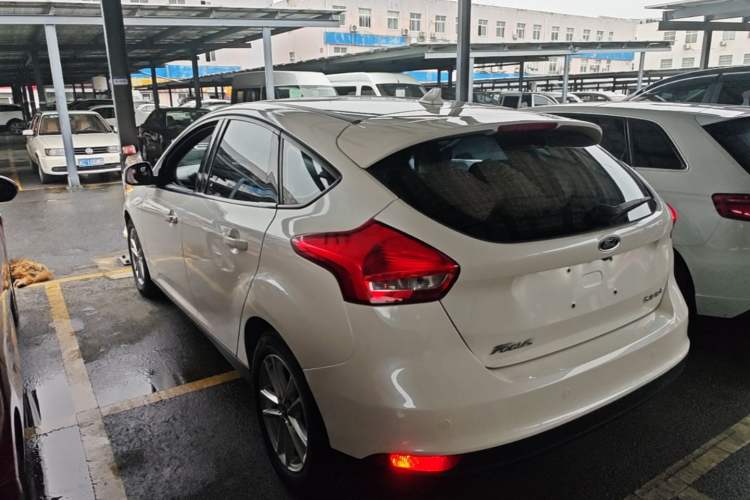 Used Ford Focus 2018 Hatchback Classic 1.6L Automatic Trendy SmartDrive Edition Rear Left 45 Deg