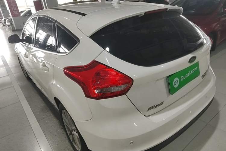 Used Ford Focus 2018 Hatchback Classic EcoBoost 180 Automatic Elite Model Rear Left 45 Deg
