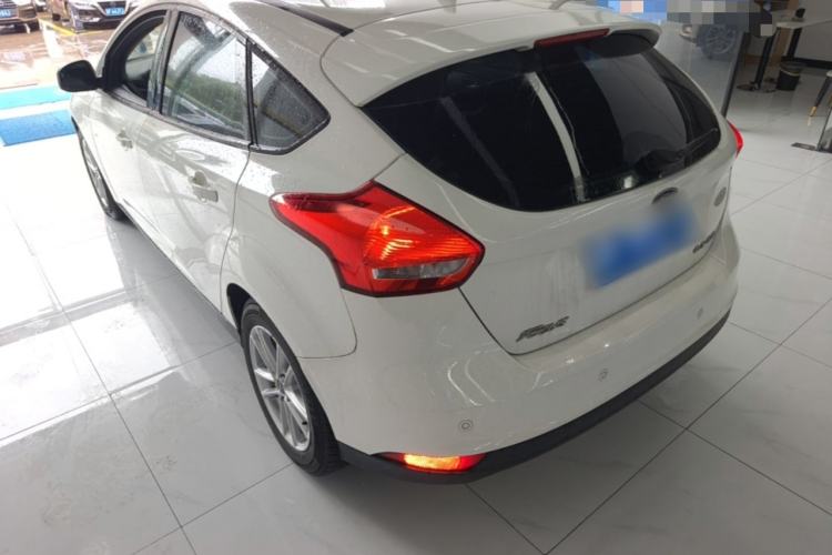 Used Ford Focus 2018 Hatchback Classic 1.6L Automatic Trendy SmartDrive Edition Rear Left 45 Deg
