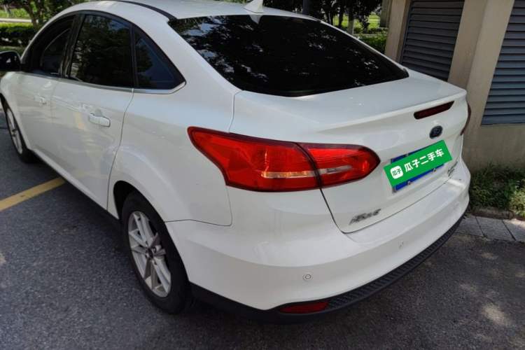 Used Ford Focus 2018 Sedan Classic EcoBoost 180 Automatic Elite Model Rear Left 45 Deg