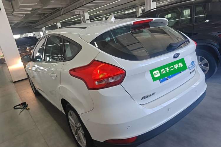 Used Ford Focus 2018 Hatchback Classic 1.6L Automatic Trendy SmartDrive Edition Rear Left 45 Deg