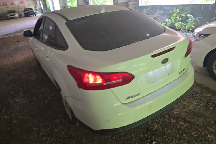 Used Ford Focus 2018 Sedan Classic 1.6L Automatic Trendy SmartDrive Edition Rear Left 45 Deg